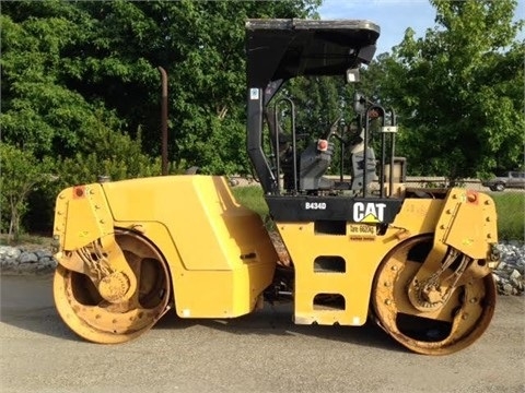 Compactadora Vibratoria Caterpillar CB-434D seminueva en perfecto Ref.: 1437685193055138 No. 2