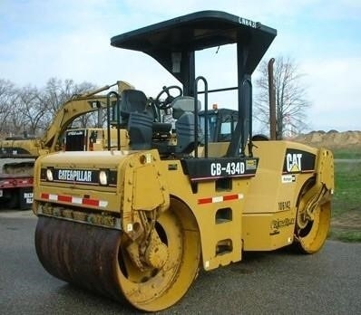 Compactadora Vibratoria Caterpillar CB-434D