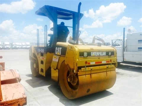 Compactadora Vibratoria Caterpillar CB-434D seminueva en perfecto Ref.: 1437686339707323 No. 4