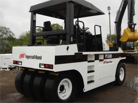 Compactadora Con Llantas Ingersoll-rand PT240R en venta, usada Ref.: 1438105818263648 No. 3