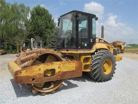 Compactadora Vibratoria Caterpillar CP-563E