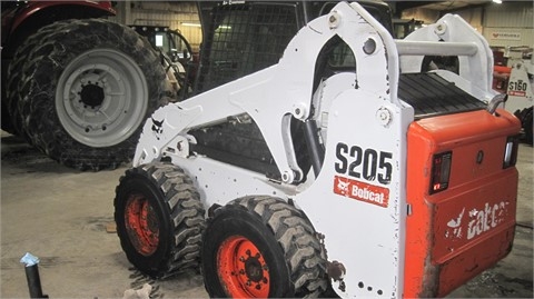 Minicargadores Bobcat S205 usada a la venta Ref.: 1441309788222325 No. 2