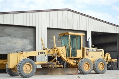 Motoconformadoras Deere 670B