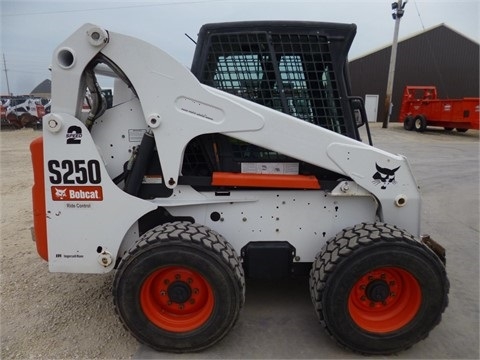 Minicargadores Bobcat S250 importada a bajo costo Ref.: 1441917443909488 No. 2