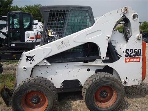 Minicargadores Bobcat S250 en venta Ref.: 1442333417326807 No. 4