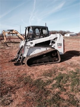 Minicargadores Bobcat T250