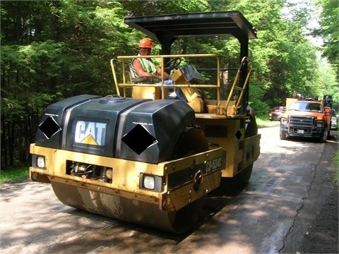 Compactadora Vibratoria Caterpillar CB-534C usada Ref.: 1443472924352372 No. 2