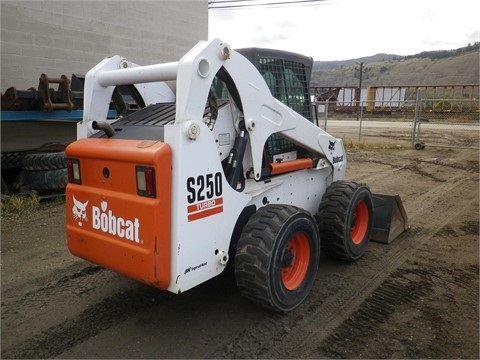 Minicargadores Bobcat S250 de bajo costo Ref.: 1443827038475374 No. 4