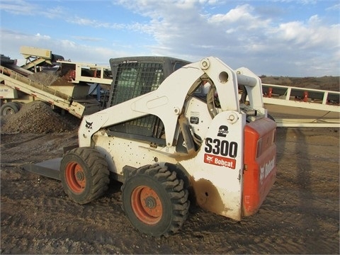 Minicargadores Bobcat S300 de medio uso en venta Ref.: 1444412141955379 No. 2