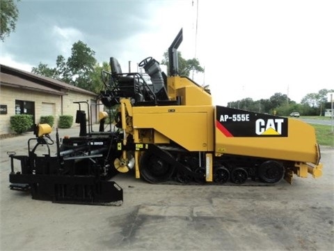 Pavers Caterpillar AP-555E