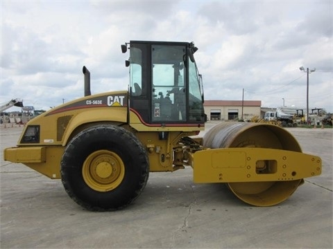 Compactadora Vibratoria Caterpillar CS-563E