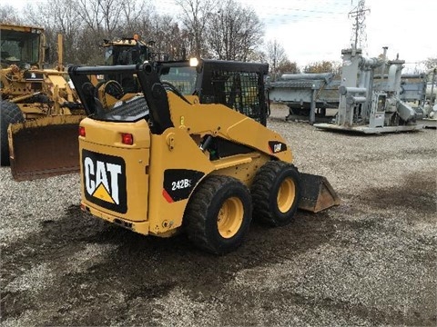 Minicargadores Caterpillar 242B de medio uso en venta Ref.: 1449256374864059 No. 3