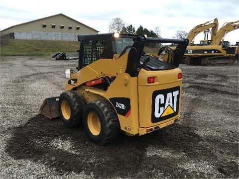 Minicargadores Caterpillar 242B de medio uso en venta Ref.: 1449256374864059 No. 4