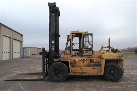 Montacargas Caterpillar DP150