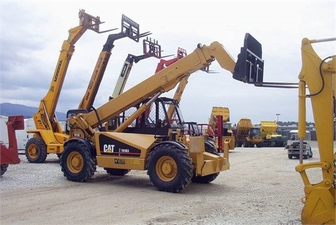 Manipulador Telescopico Caterpillar TH103 de medio uso en venta Ref.: 1452876155260750 No. 4