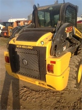 Minicargadores New Holland L220 de segunda mano a la venta Ref.: 1453490298560880 No. 3