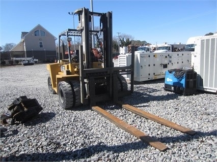 Freightelevator Caterpillar DP70