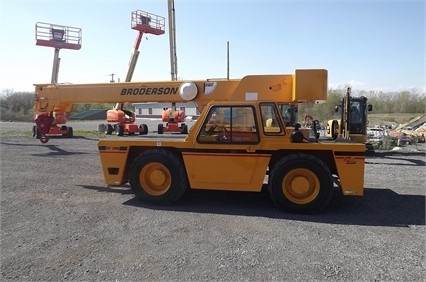 Cranes Broderson IC200