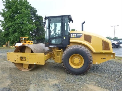 Compactadora Vibratoria Caterpillar CS56