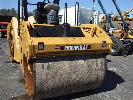 Compactadora Vibratoria Caterpillar CB54 de segunda mano Ref.: 1466015999333431 No. 3