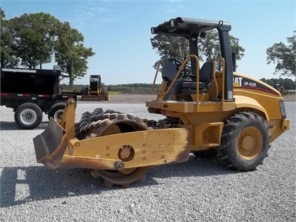 Compactadora Vibratoria Caterpillar CP-433E