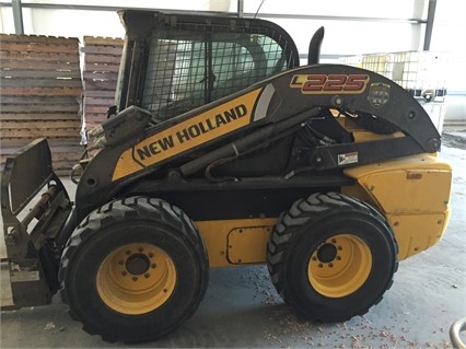 Minicargadores New Holland L225 usada en buen estado Ref.: 1468268638380405 No. 2