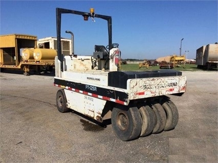 Compactadora Con Llantas Ingersoll-rand PT125R en buenas condicio Ref.: 1469549289631369 No. 2