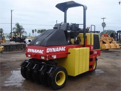 Compactadora Con Llantas Dynapac CP132 usada a buen precio Ref.: 1469552814939667 No. 2