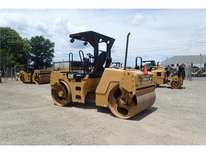 Compactadora Vibratoria Caterpillar CB-434D seminueva en perfecto Ref.: 1470696926993550 No. 3