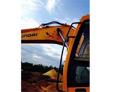 Excavadoras Hidraulicas Hyundai ROBEX 210 LC de medio uso en vent Ref.: 1471453242645437 No. 4