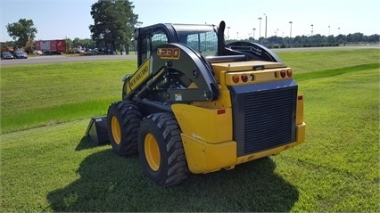 Minicargadores New Holland L230 de medio uso en venta Ref.: 1471975565620775 No. 4