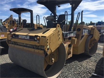 Compactadora Vibratoria Caterpillar CB-534D