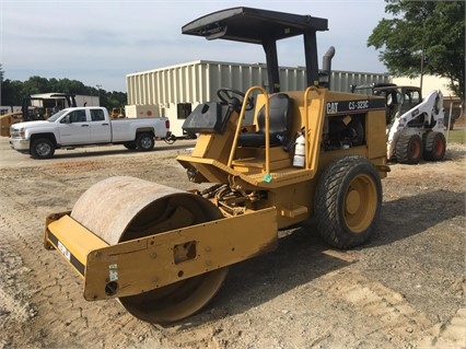 Compactadora Vibratoria Caterpillar CS-323 C