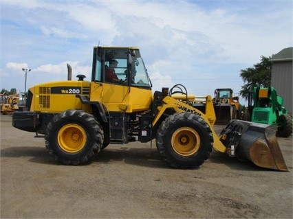 Cargadoras Sobre Ruedas Komatsu WA200 de medio uso en venta Ref.: 1473695295244763 No. 2