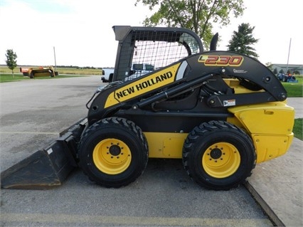 Minicargadores New Holland L230 de medio uso en venta Ref.: 1475007988912344 No. 3