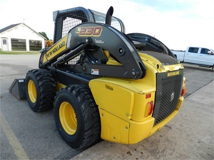 Minicargadores New Holland L230 de medio uso en venta Ref.: 1475007988912344 No. 4