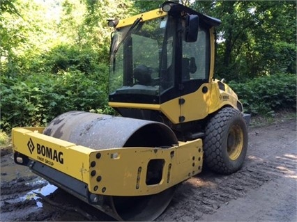 Compactadora Vibratoria Bomag BW177D