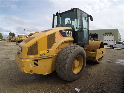 Compactadora Vibratoria Caterpillar CS56 de segunda mano en venta Ref.: 1487184000607441 No. 3