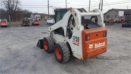 Minicargadores Bobcat S250 de segunda mano a la venta Ref.: 1487884608125977 No. 3