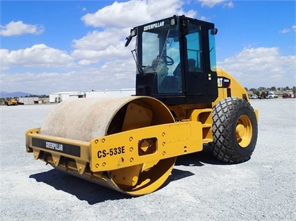 Compactadora Vibratoria Caterpillar CS-533E