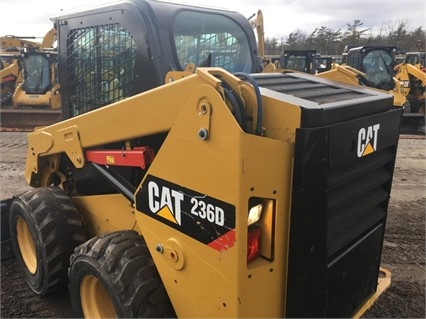 Minicargadores Caterpillar 236 de medio uso en venta Ref.: 1489610360657031 No. 4