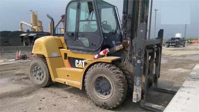 Montacargas Caterpillar P30000 importada en buenas condiciones Ref.: 1492704991595691 No. 2