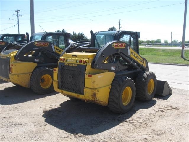 Minicargadores New Holland L230 usada a buen precio Ref.: 1495568916386307 No. 3