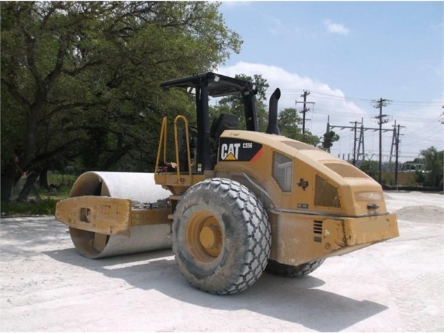 Compactadora Vibratoria Caterpillar CS56 importada  Ref.: 1496103059462499 No. 3