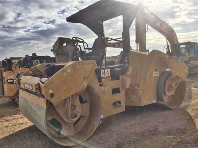 Compactadora Vibratoria Caterpillar CB54 importada  Ref.: 1496976979387471 No. 2