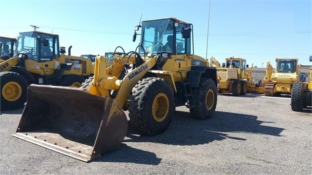 Cargadoras Sobre Ruedas Komatsu WA250 de segunda mano a la venta Ref.: 1499308824388304 No. 3