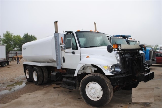 Camion Con Pipa International 7400