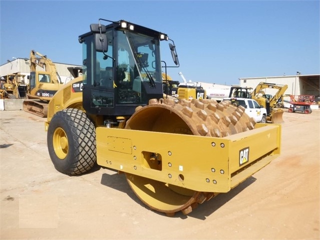 Compactadora Vibratoria Caterpillar CS64 de medio uso en venta Ref.: 1506362780391912 No. 2