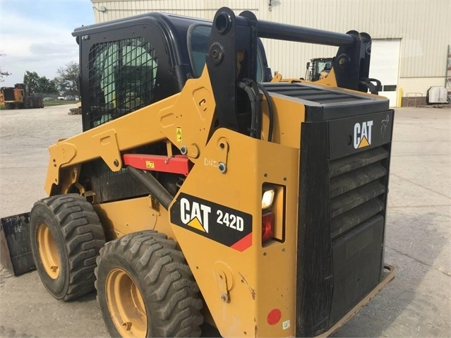 Minicargadores Caterpillar 242 de segunda mano a la venta Ref.: 1507159479392219 No. 4