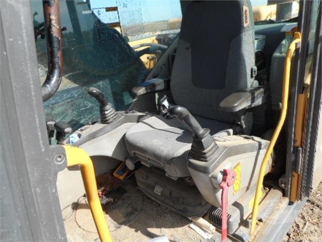 Excavadoras Hidraulicas Volvo EC210C de medio uso en venta Ref.: 1508377189389604 No. 3